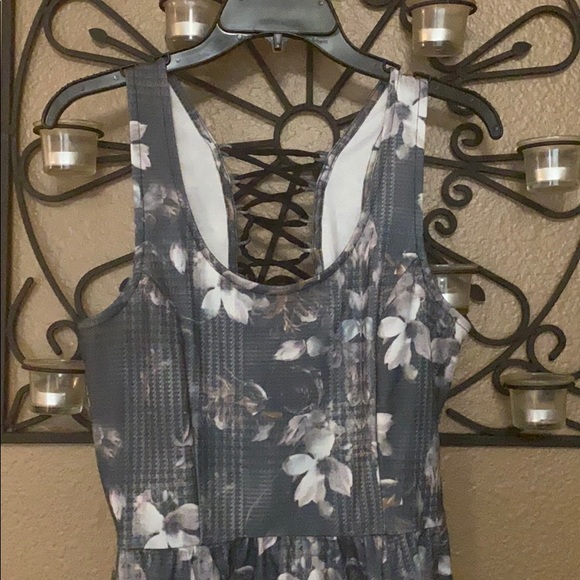 Dress - Picture 2 of 3